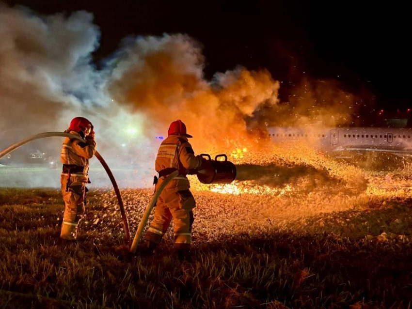 Спасение пассажиров при аварийной посадке отработали в аэропорту Сочи