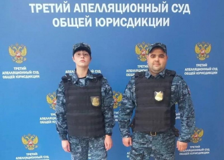 Судебные приставы пришли на помощь женщине, потерявшей сознание в суде Сочи