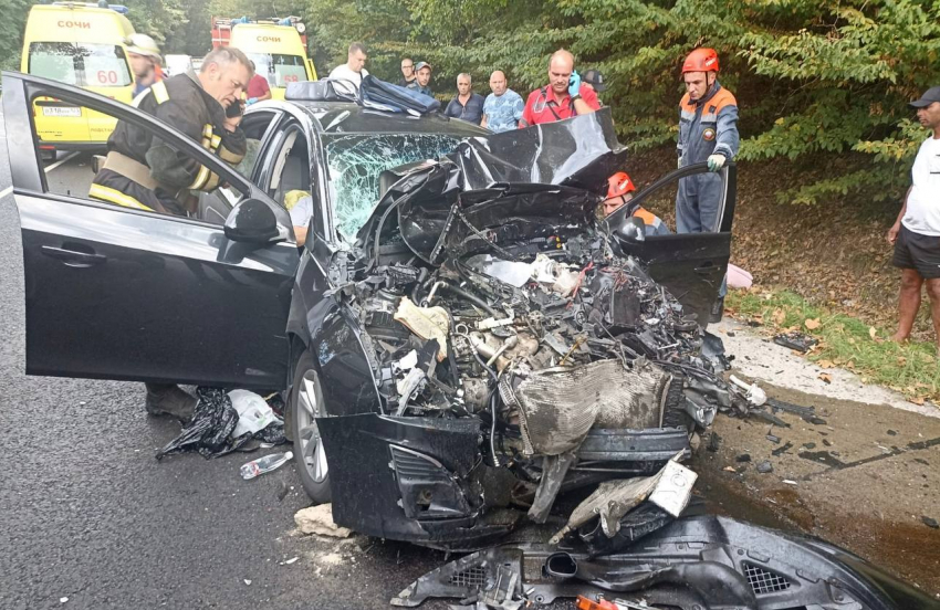 Два человека погибли в ДТП в Лазаревском районе Сочи