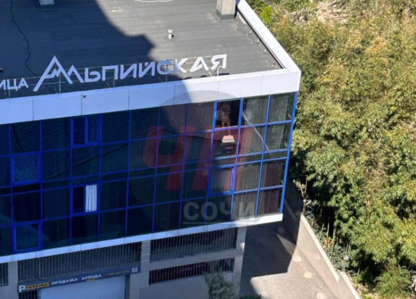 Голого онаниста заметили в гостинице Сочи