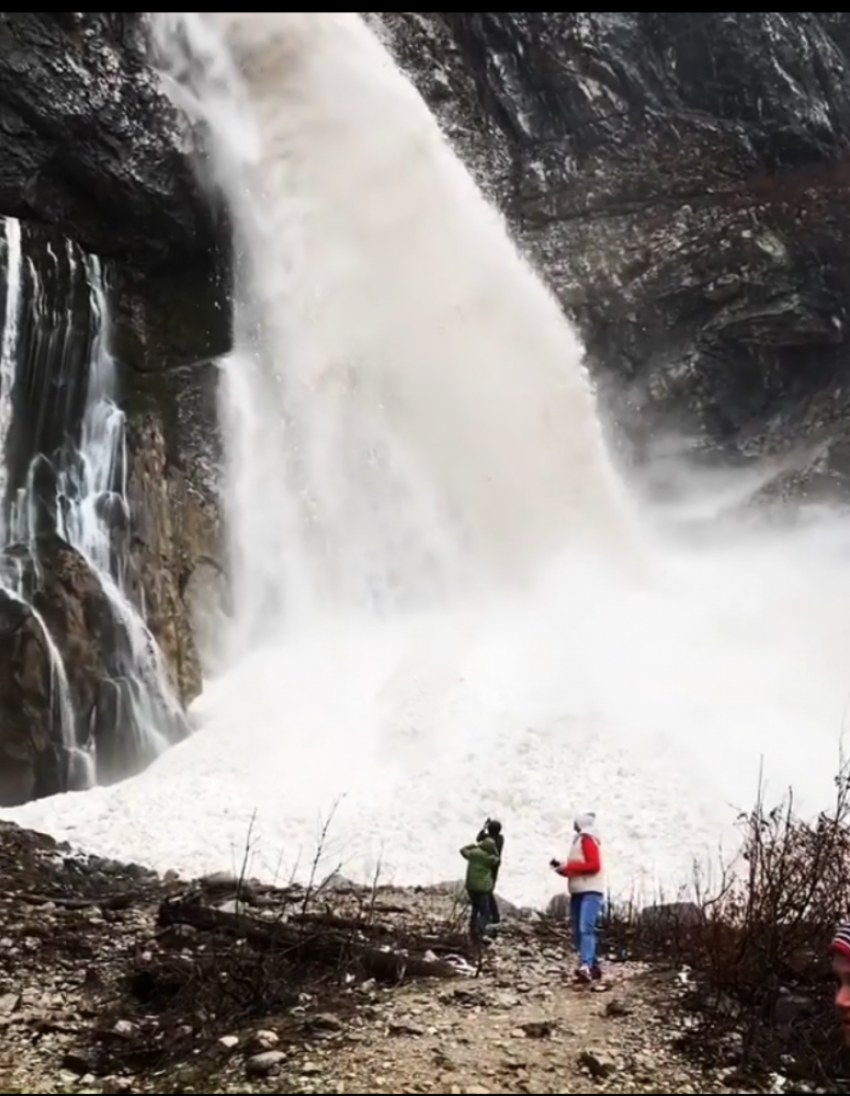 В Абхазии лавина сошла прямо в водопад 