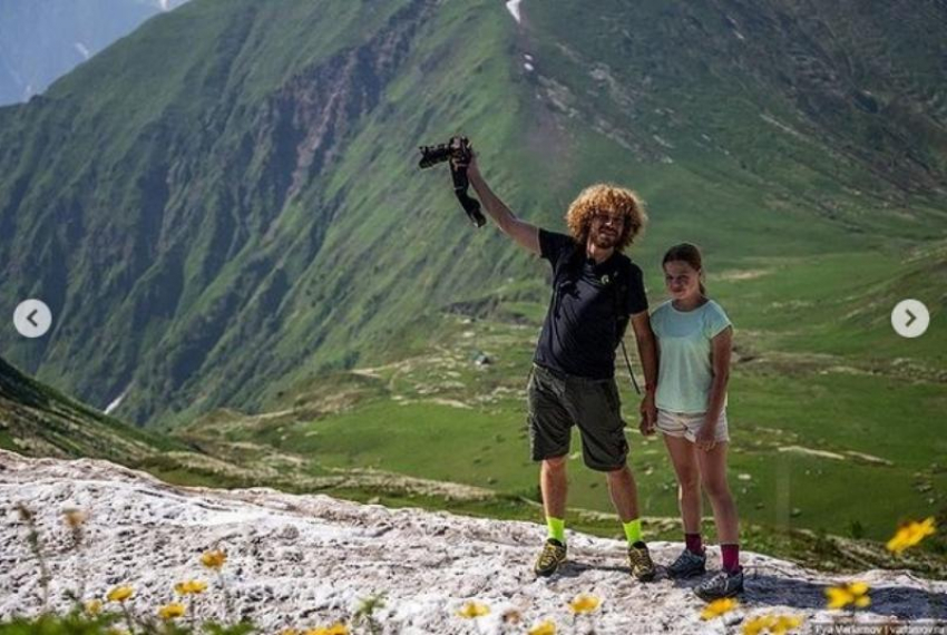  «Ходите в горы, друзья. Это лучше, чем ваш футбол»: блогер Варламов отдохнул в горах Сочи 