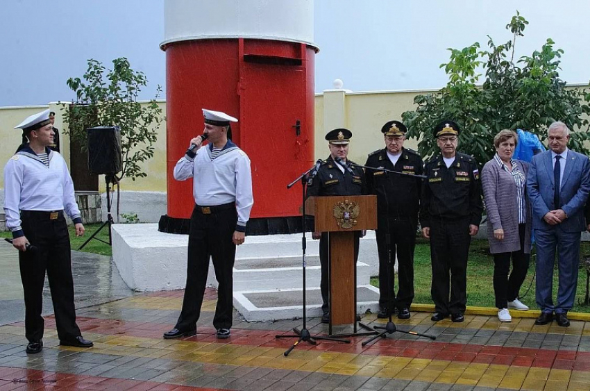Сочинскому маяку присвоили имя адмирала Анатолия Комарицына