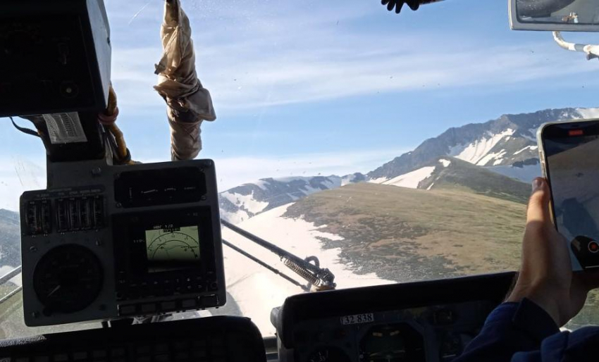 В Сочи вертолетом доставили тонны соли к отдаленным солонцам в Кавказском заповеднике