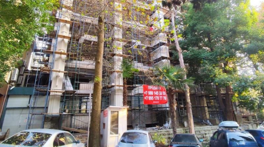 Власти Сочи предупредили горожан о продаже квартир в незаконном строении 