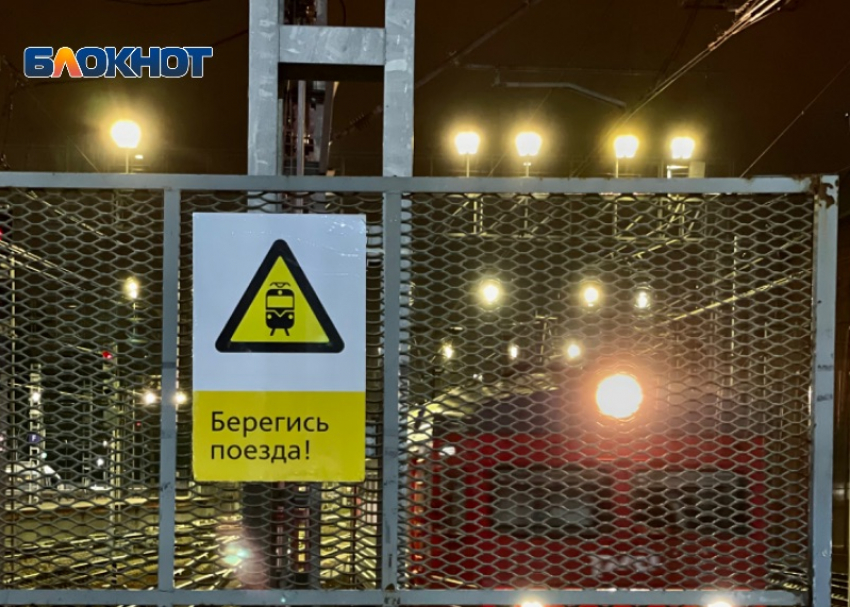 Пассажиры поезда Челябинск-Адлер застряли на 5 часов между заснеженными станциями