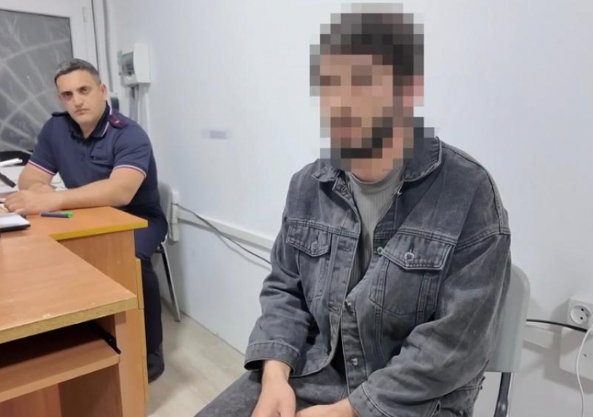 В Сочи поймали вандала, разгромившего кладбище