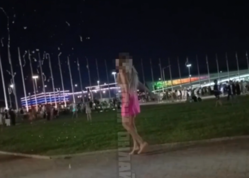 Сочинцев возмутила дама, запустившая конфетти в Олимпийском парке ради видео