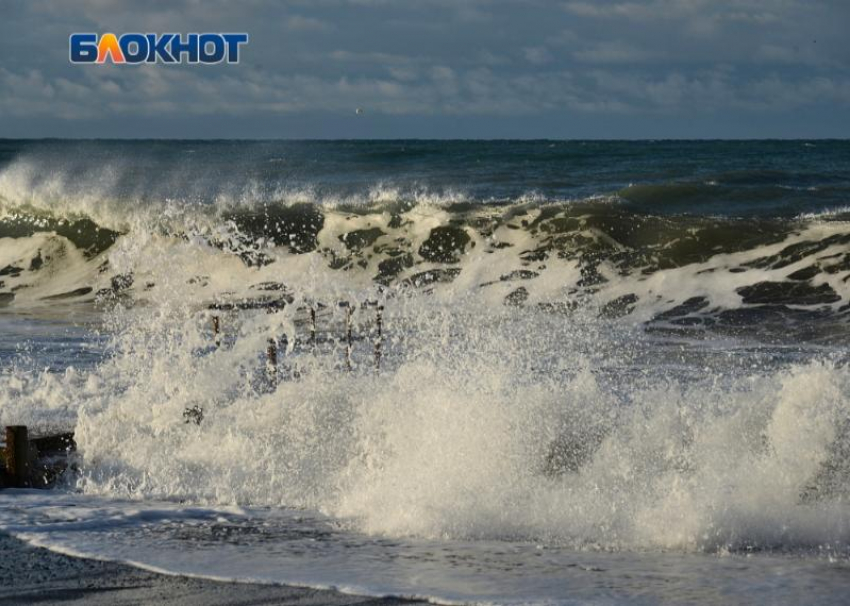 Ожидается очередное наводнение?: в Сочи вновь прогнозируют ливни и смерчи