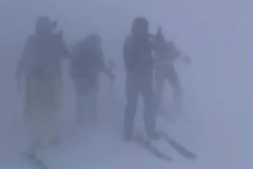 Отдыхающие стали заложниками снежной стихии в горах Сочи