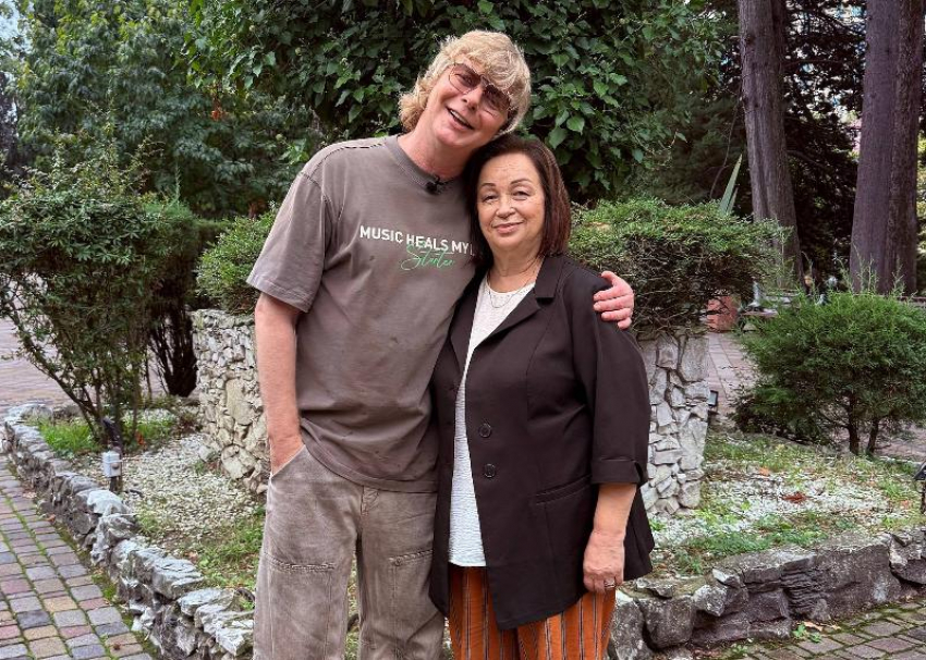  Андрей Григорьев-Апполонов посетил свою музыкальную школу в Сочи накануне праздника