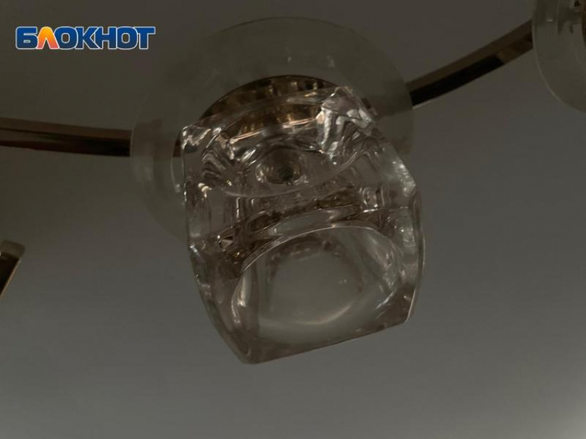 Жильцам многоквартирного дома в Сочи завысили плату за свет на почти 1 миллион рублей