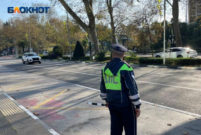  Коррупционеры-инспекторы ДПС из Сочи отделались штрафами и «волчьим билетом»