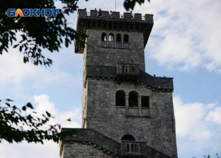 Суд обязал Сочинский национальный парк обеспечить сохранность башни на горе Ахун