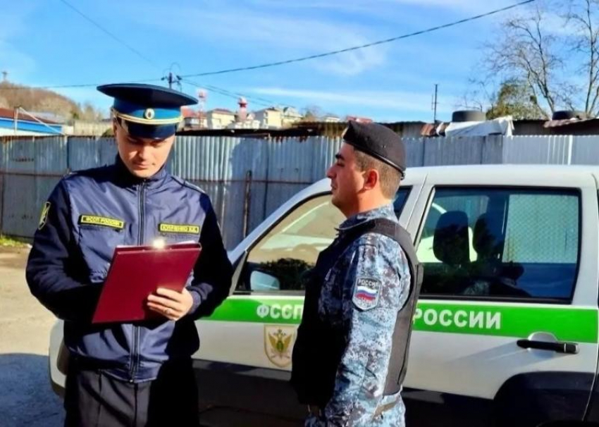 Кафе и магазин, которые незаконно открыла россиянка в Сочи, снесли