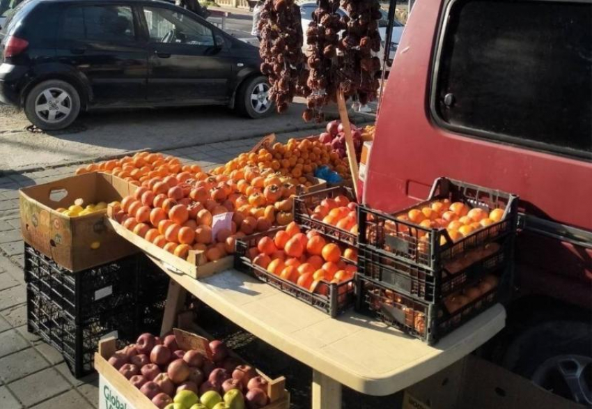 На сочинских улицах начались облавы на продавцов мандарин