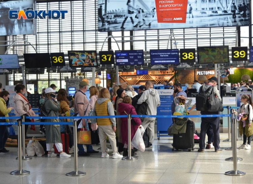 «Мы справляемся»: в аэропорту Сочи опровергли информацию о массовой задержке рейсов