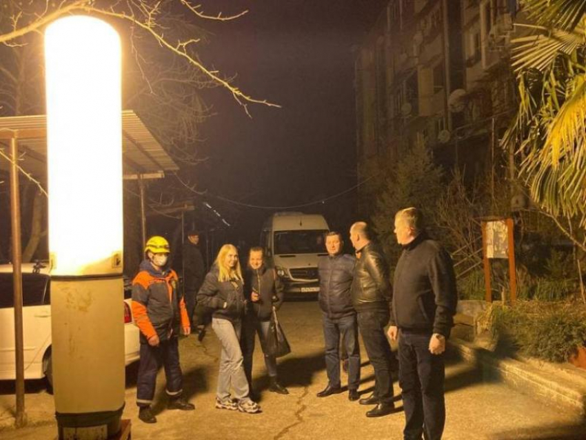 В Сочи из разрушающегося пятиэтажного дома эвакуировали еще 58 жителей
