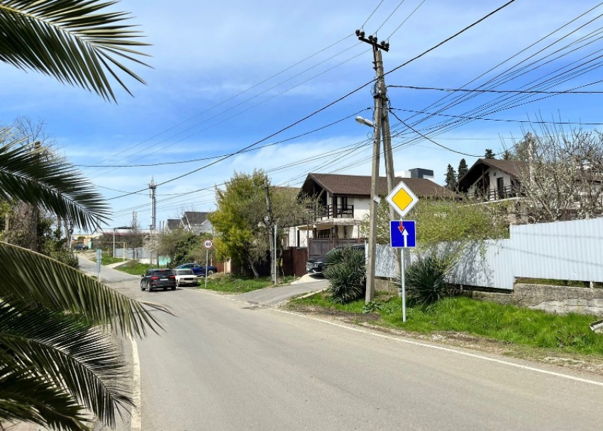 После публикации в «Блокноте» дорогу в селе Сочи частично отремонтировали