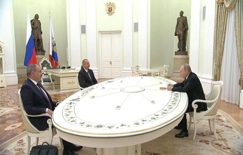 Путин, Алиев и Пашинян согласовали в Сочи совместное заявление по Нагорному Карабаху