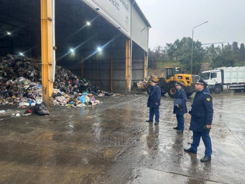 После публикации «Блокнота», прокуратура заметила зловонную свалку в Сочи