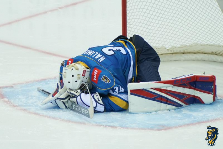 Сочинские хоккеисты потерпели поражение в товарищеском матче