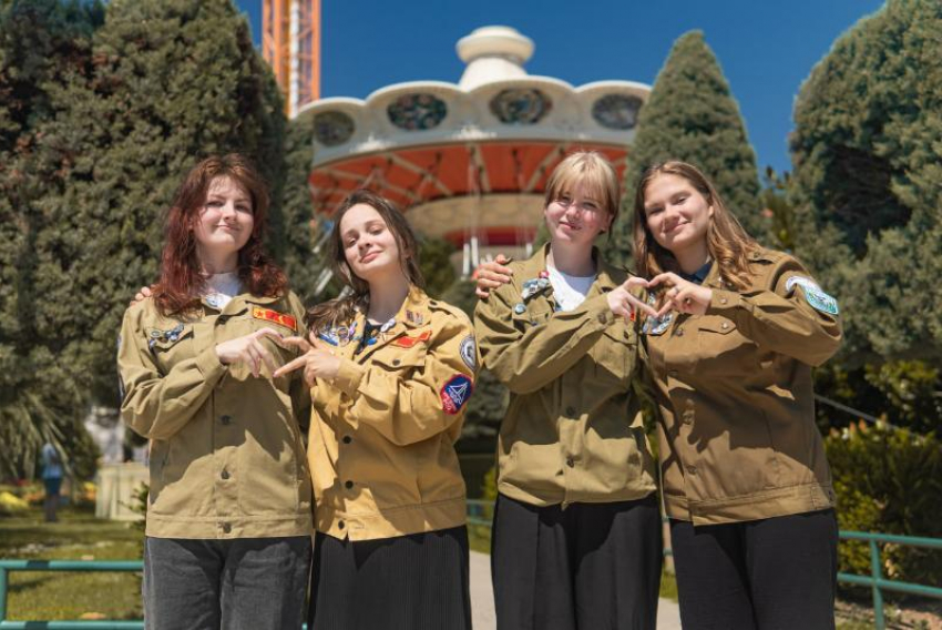 Более двухсот студентов из восьми регионов России принял на работу Сочи Парк