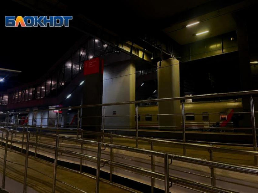 Житель Сочи помог болельщикам догнать ушедший поезд после матча Россия — Чили