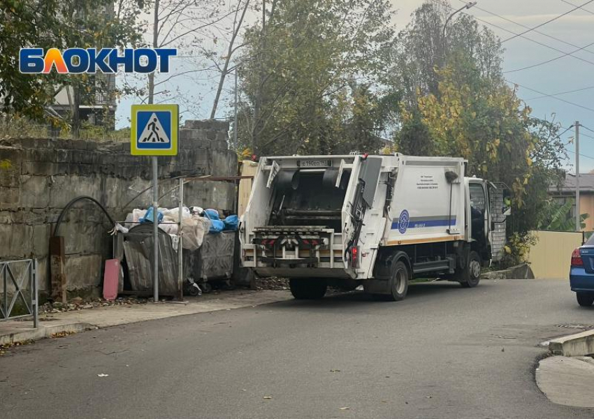 Компания по вывозу мусора в Сочи ищет грузчика с зарплатой 50 тысяч и директора за 500 тысяч рублей