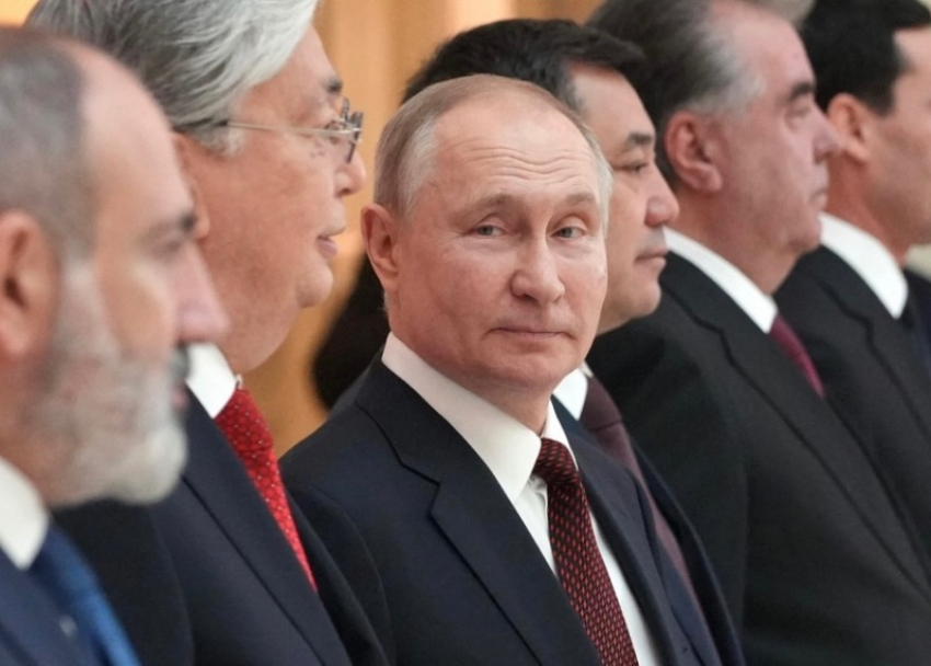 Путин заявил о скором обсуждении строительства трассы Джубга-Сочи 