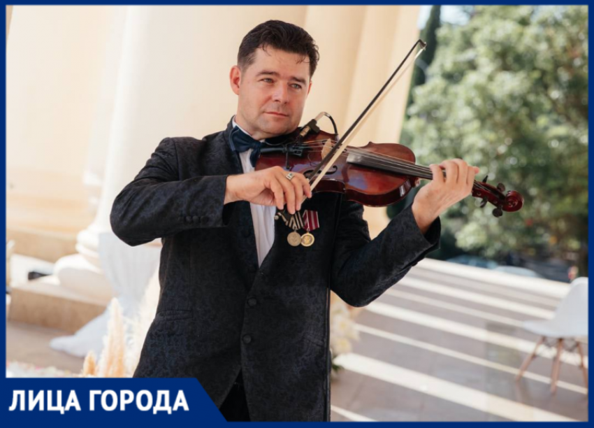 Музыкант должен обладать очень стойким характером: многодетный отец и уличный музыкант Владлен Симонов