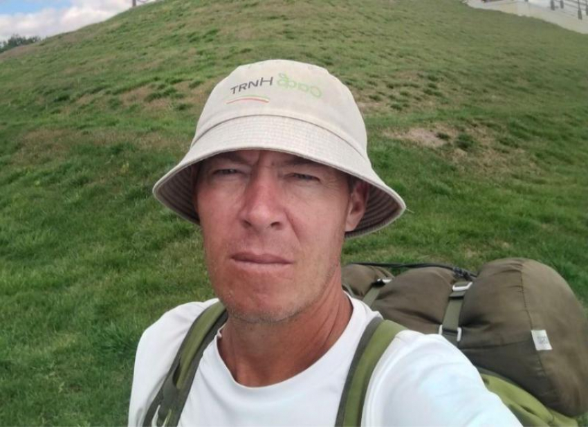 47-летний пенсионер отправился пешком из Казани в Сочи