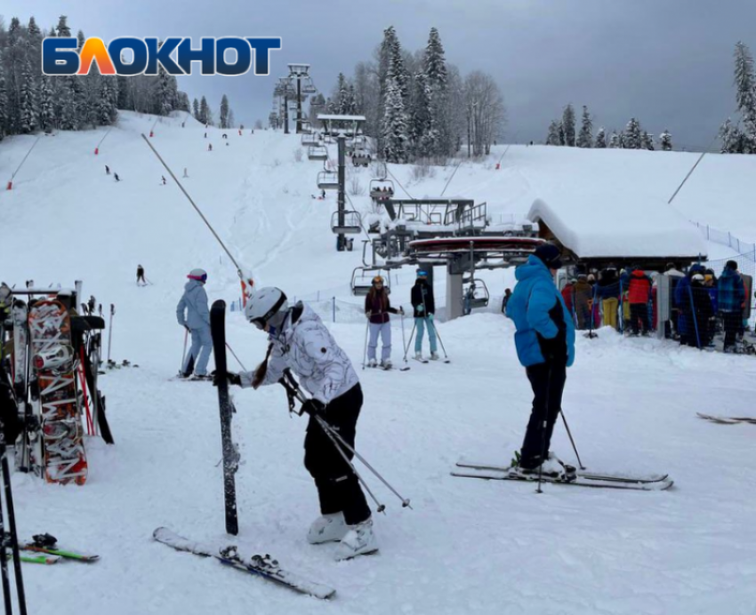 Три горнолыжных курорта начали продавать единый ски-пасс Сочи