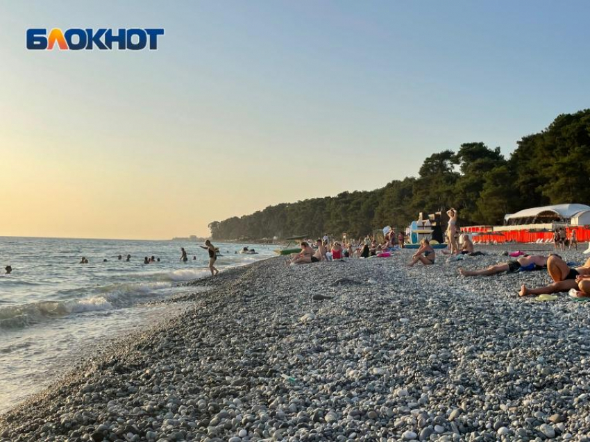 Четвертый день в Абхазии ищут тело туристки, искупавшейся в шторм