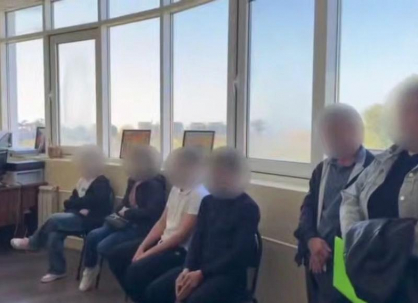 Полиция нашла подростков, запустивших фейерверки в памятник войнам в Сочи