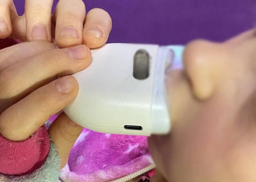 В Сочи у 9-летней девочки губа застряла в электромашинке для стрижки ногтей