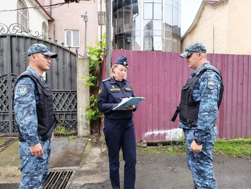 Судебные приставы заставили жителя Сочи снести мансарду, которую он сдавал отдыхающим