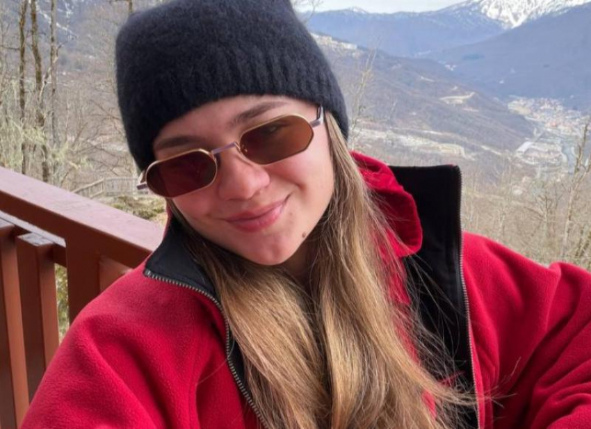 Российскую блогершу Катю Адушкину увезли в больницу после отдыха в горах Сочи