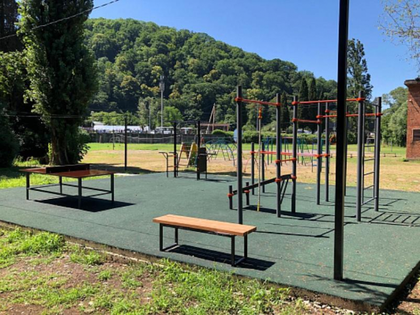В Сочи в местных школах появятся 42 новые воркаут-площадки для спортивных нагрузок