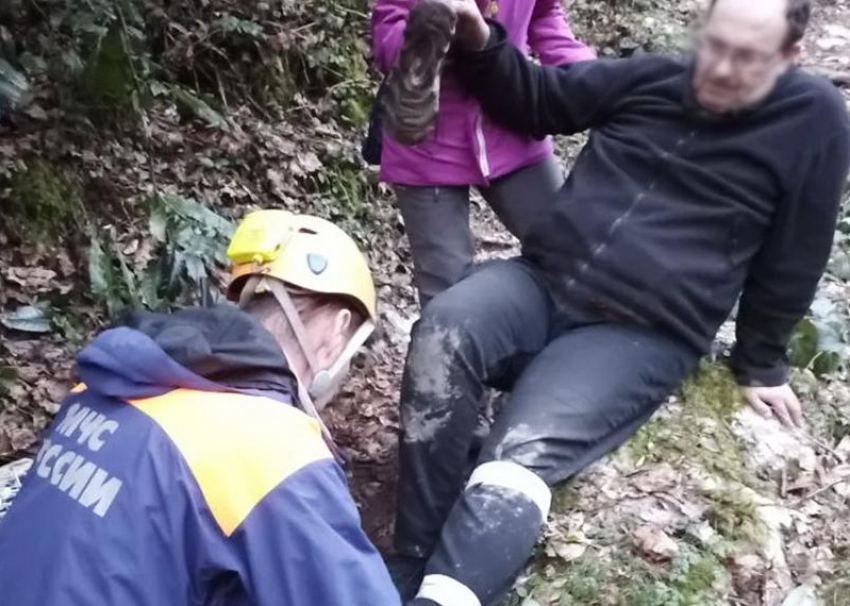 52-летнего туриста спасатели эвакуировали из Агурского ущелья Сочи