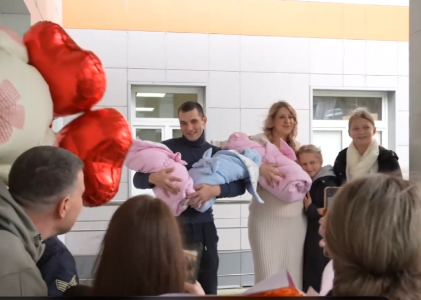 Семья из Сочи вместо троих детей получили сразу шестерых 