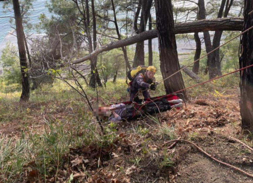 Россиянка упала с обрыва во время отдыха в Сочи