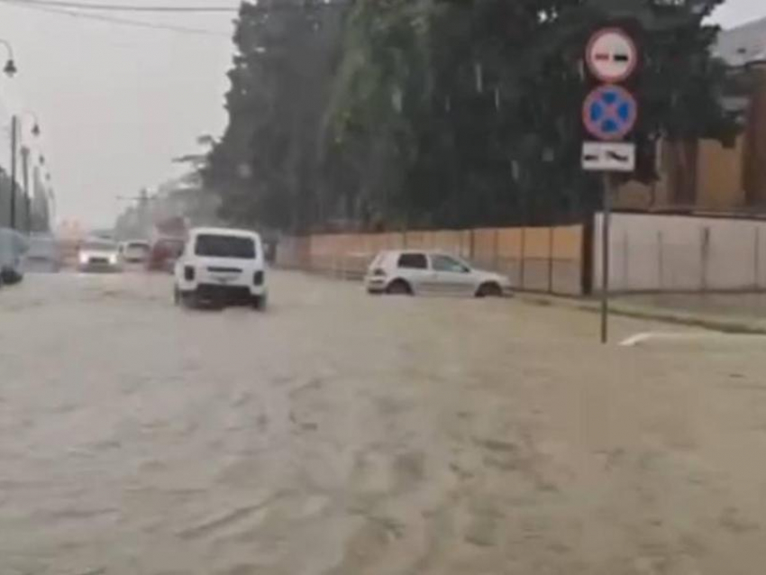 Зачем ехать в Венецию, если можно плыть по Сочи