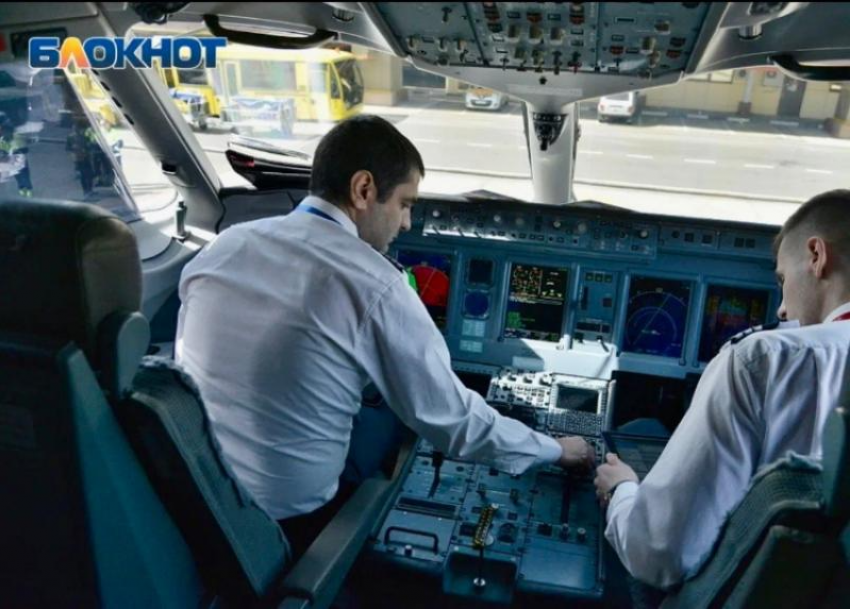 Командиру самолета грозит тюремный срок за столкновение с трапом в сочинском аэропорту