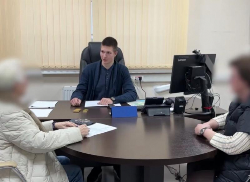 Мошенники убедили 75-летнюю пенсионерку из Сириуса купить для них слитки золота на 19 миллионов