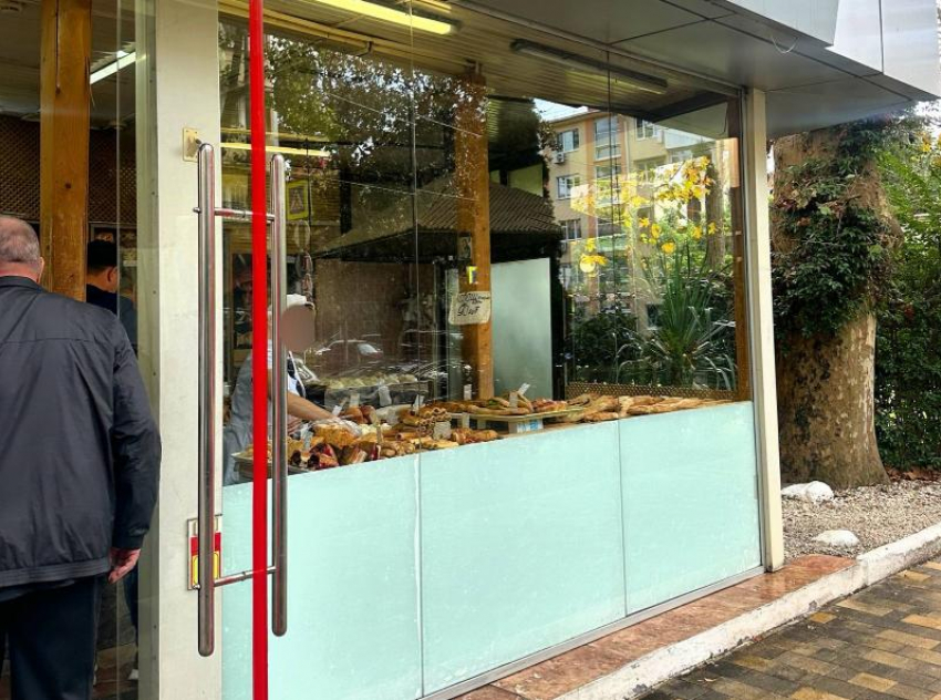 Пекарня в Сочи, которую атаковали крысы, продолжает работать 