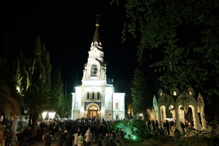 Пасхальные богослужения прошли во всех храмах Сочи