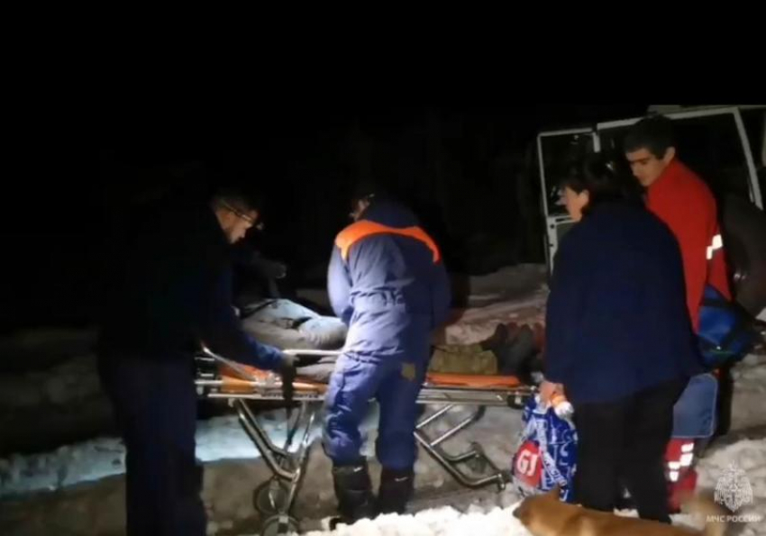 Сотрудники МЧС Сочи спасли тяжелобольного мужчину из горного села