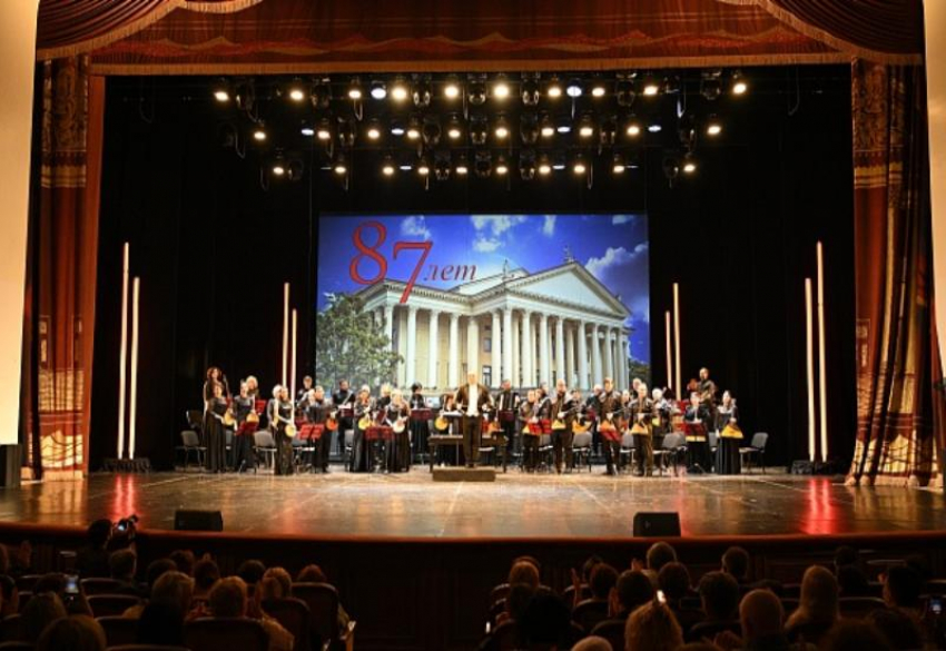 Зимнему театру Сочи исполнилось 87 лет