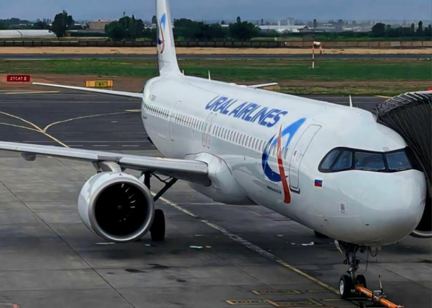 56-летний мужчина умер на борту самолета, летевшего в Сочи